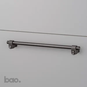 ידית חת לארונות PULL BAR / CAST / GUN METAL בסטר ופאנצ׳ באסטר ופאנץ Buster + Punch באו ביי דילן bao by Dylan