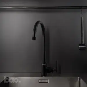 ברז מטבח שחור KITCHEN TAP / MIXER / CROSS / WELDERS BLACK בסטר ופאנצ׳ באסטר ופאנץ Buster + Punch באו ביי דילן bao by Dylan