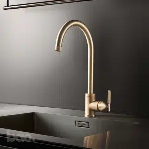 ברז מטבח זהב KITCHEN TAP / MIXER / LINEAR / BRASS בסטר ופאנצ׳ באסטר ופאנץ Buster + Punch באו ביי דילן bao by Dylan